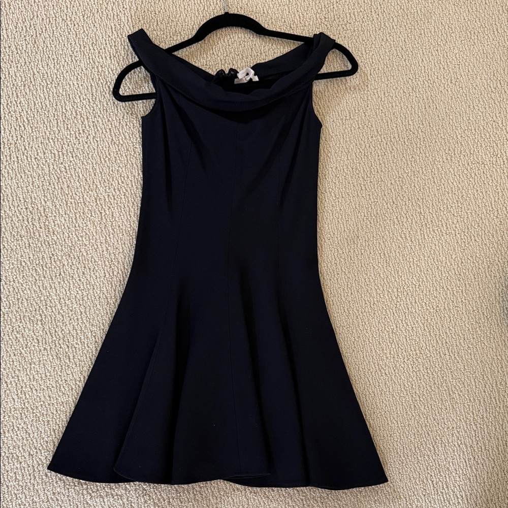 Halston Hertigage Elegant Black Off-Shoulder Dress